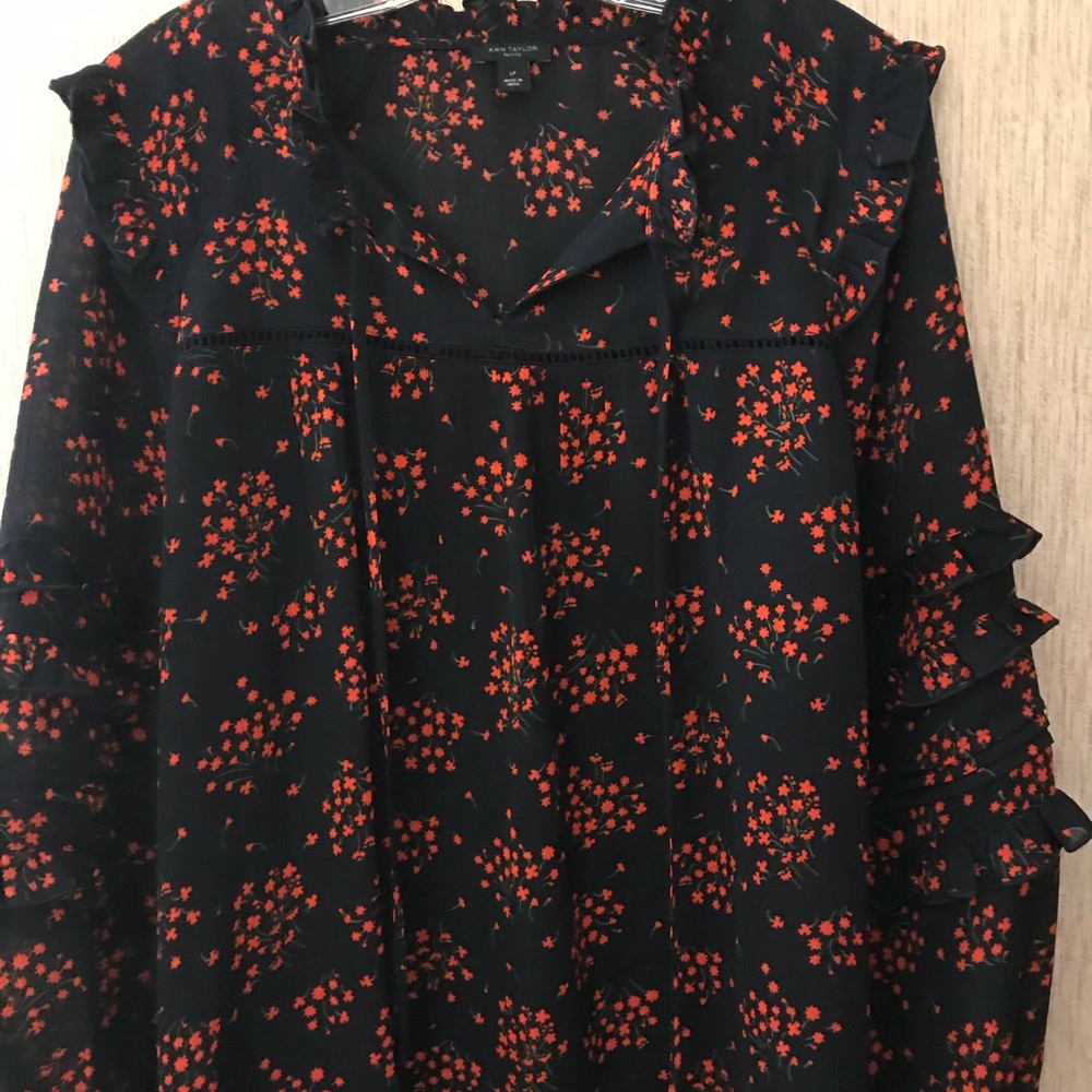 Ann Taylor print ruffle sleeve peasant top